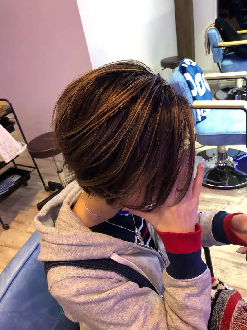 ショート カラー ショートヘア 白井 つづりのヘアスタイル