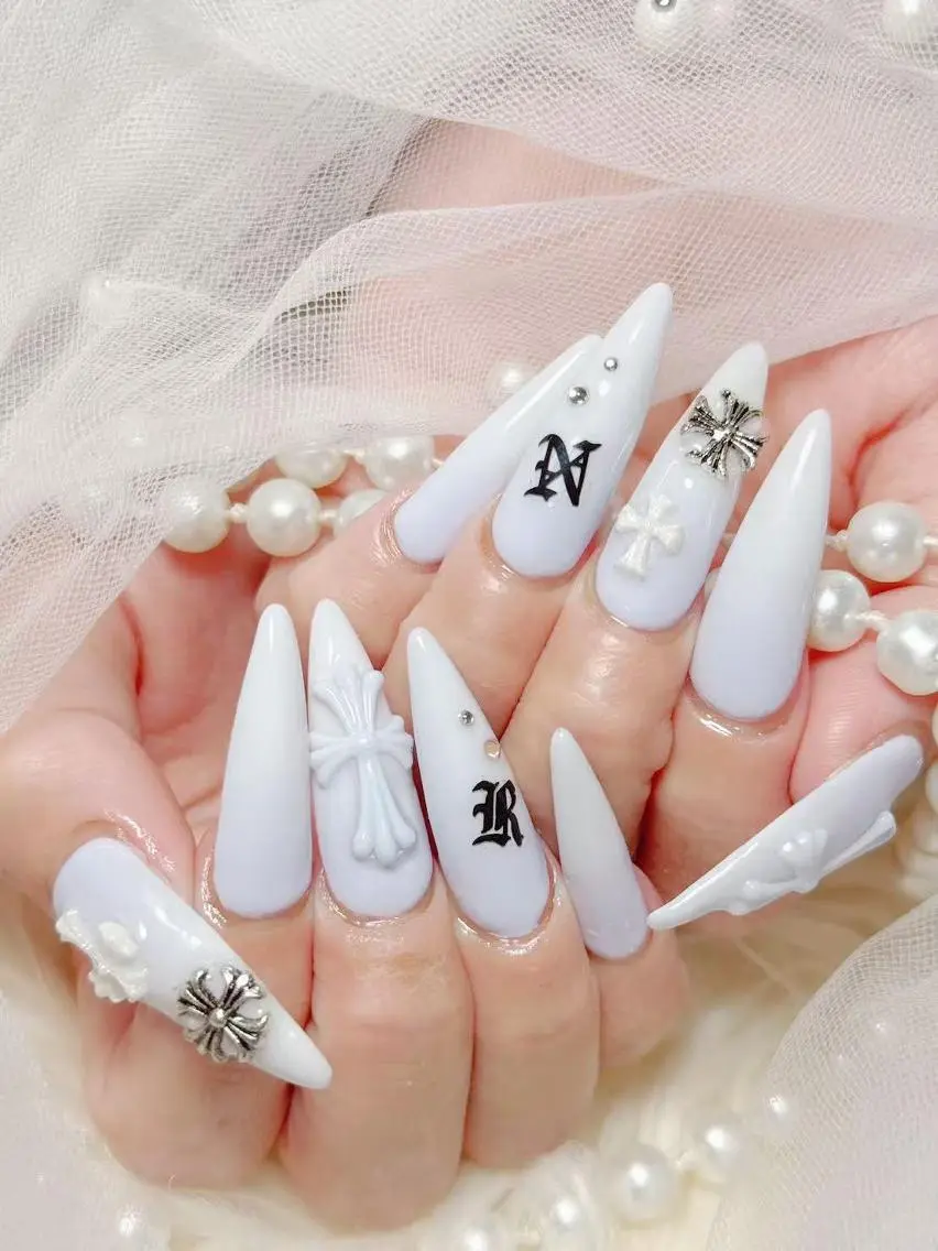 ネイル 長さ出し フットネイル フレンチネイル ジェルネイル マグネットネイル ハンドネイル Hanaai Salon新大久保店のネイルデザイン