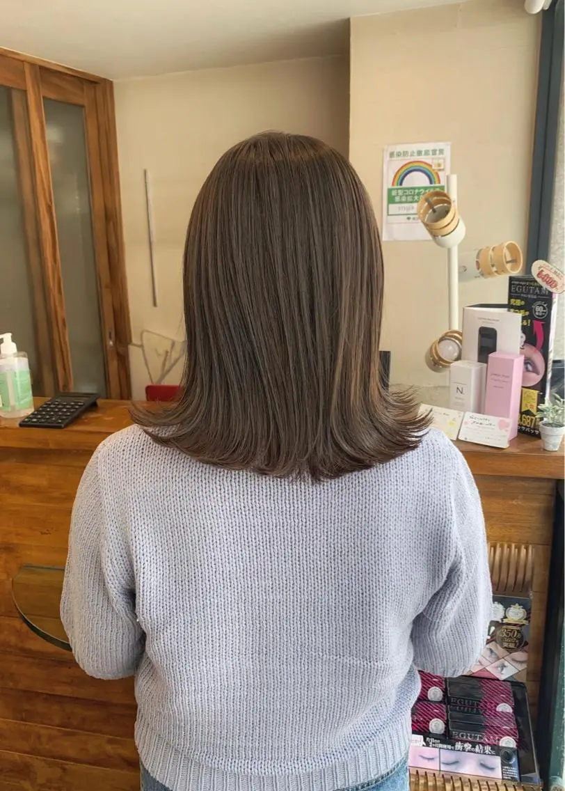 ミディアム カラー ベージュカラー オリーブベージュ 矢野 晃平のヘアスタイル