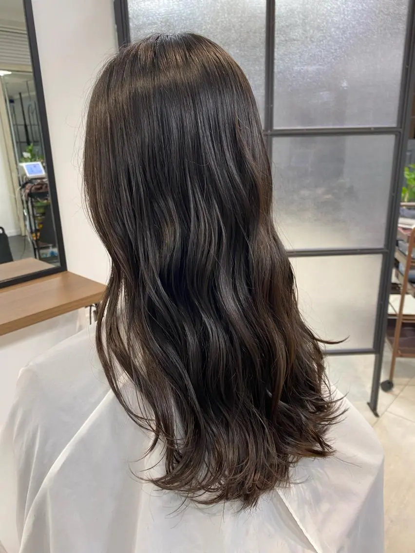 ロング ヘアカラー 月野涼風 /レイヤーカットのヘアスタイル