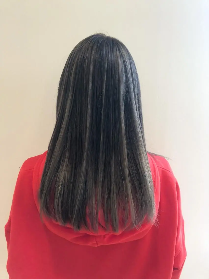 ロング ハイライト レイヤーカット 足立 小百合のヘアスタイル