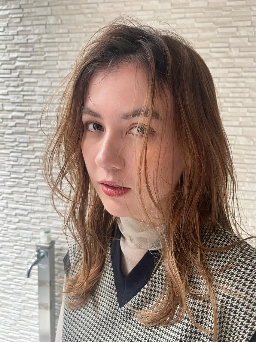 ロング 顔周りカット ハイライト レイヤーカット 白髪ぼかし 🔥イワイコウキのヘアスタイル
