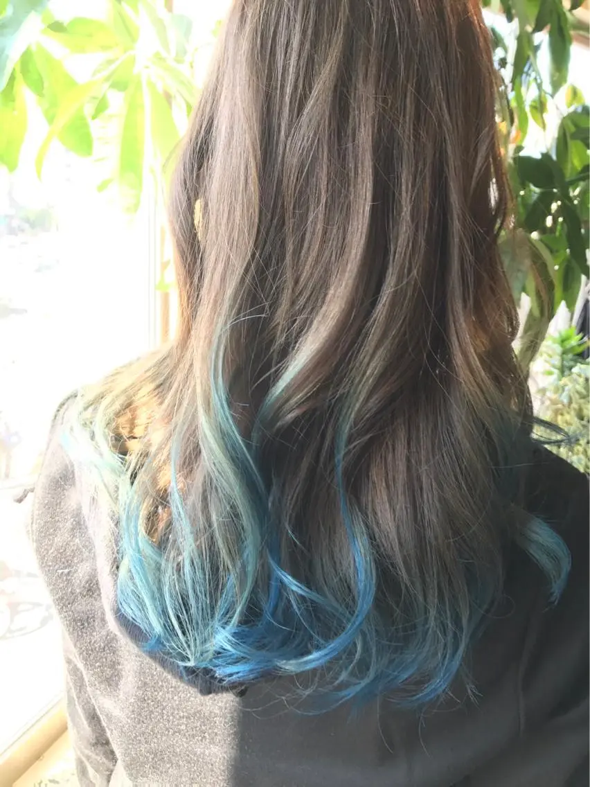 ロング カラー ブルーカラー 大野 桃果🐸のヘアスタイル