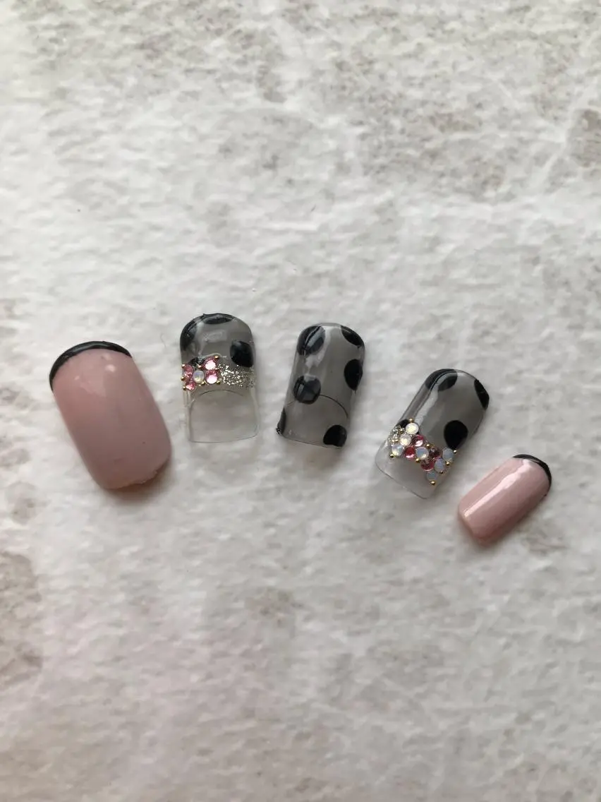 ネイル ドット ハンドネイル NAILSALON AMULEのネイルデザイン