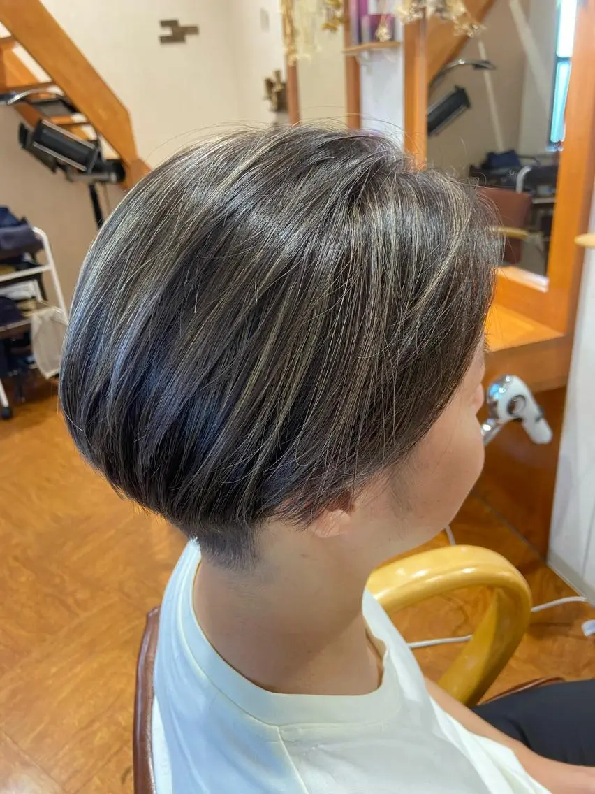 ショート 外国人風カラー ハイライト 代表 しみず としやのヘアスタイル