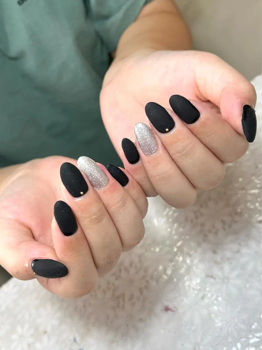 ネイル ジェルネイル キラキラネイル 韓国ネイル ラメ(グリッター) マットネイル nails' it...のネイルデザイン