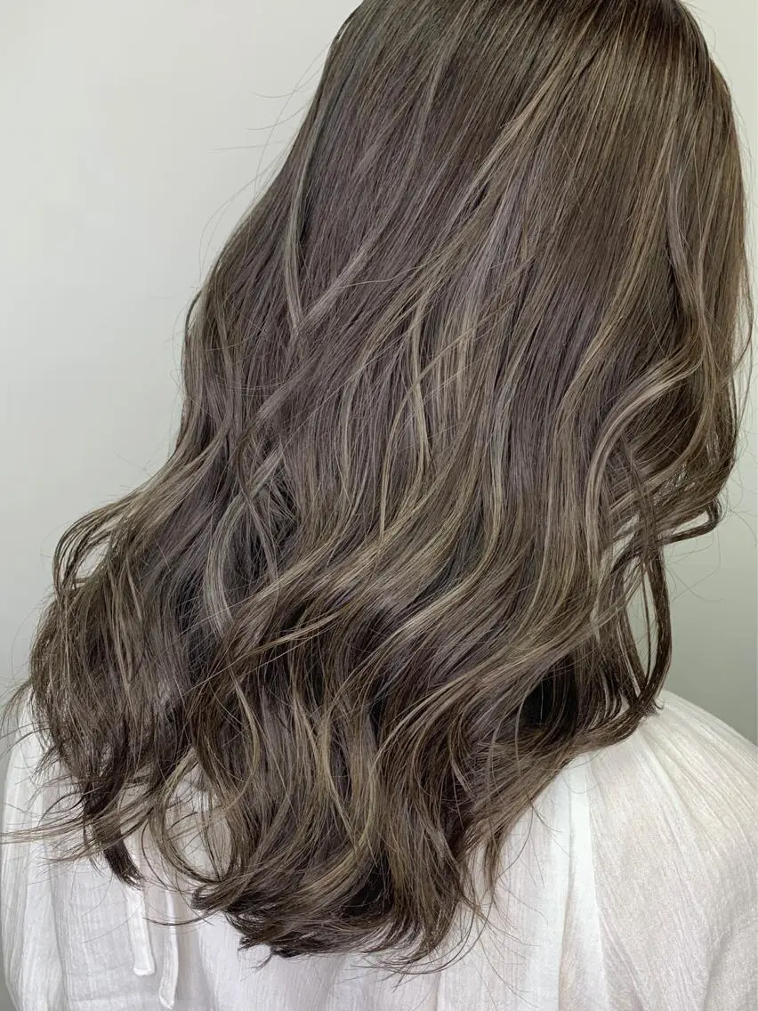 セミロング レイヤー/艶髪カラー 森本くるみのヘアスタイル