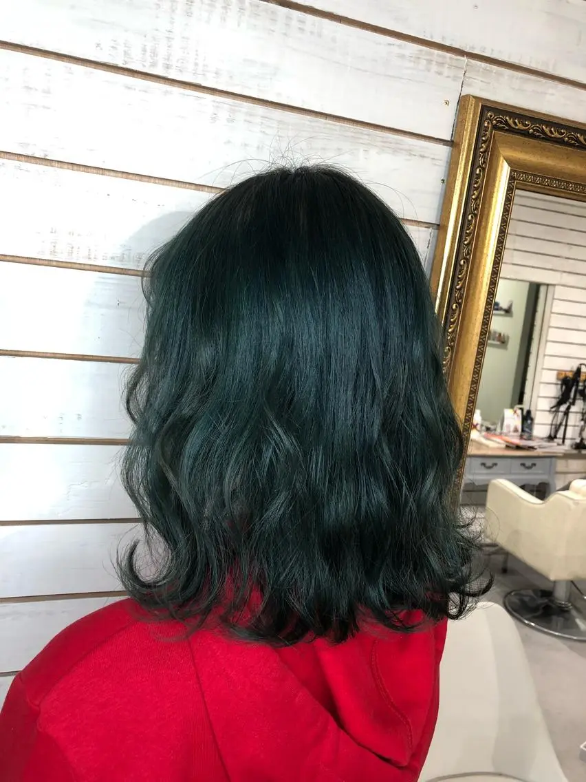 ミディアム カラー ブルーカラー ヘアカラー 🧡艶髪/エクステ 🫧🧡YUKI❄️のヘアスタイル