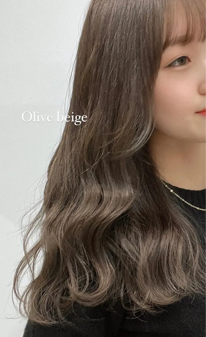 ロング カラー ベージュカラー オリーブベージュ Ciel / RIHOのヘアスタイル