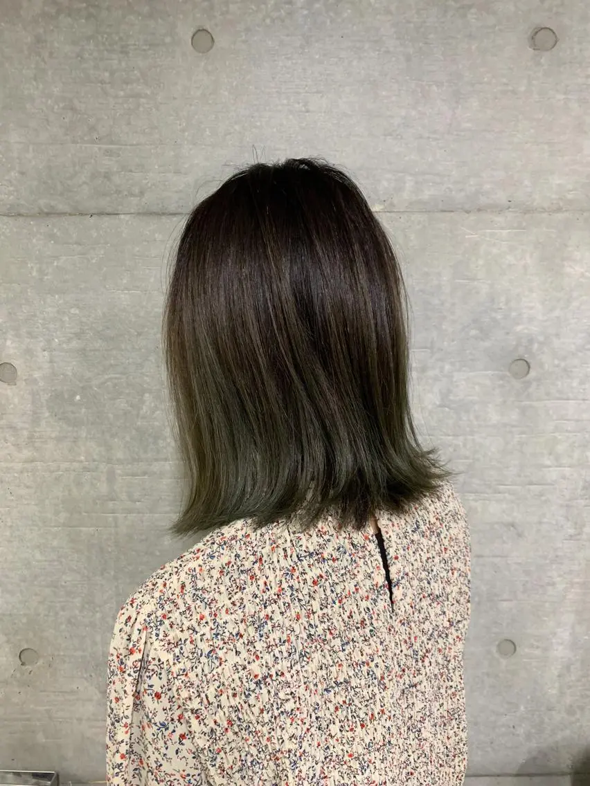 ミディアム カラー メンズ オリーブカラー THE./ブリーチ 透感カラー/髪質改善のヘアスタイル