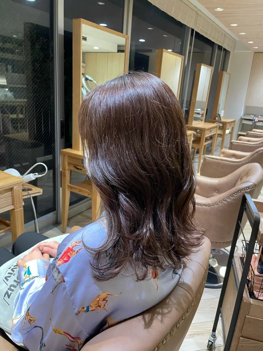 セミロング カラー アッシュ ベージュカラー 透明感カラー 佐川 友里のヘアスタイル
