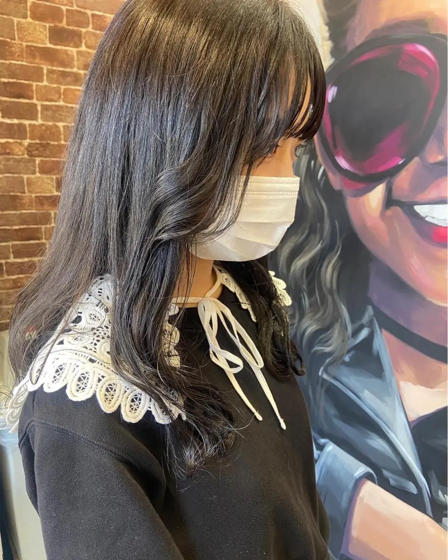 ミディアム カラー パーマ ヘアアレンジ メンズ キッズ ネイル マツエク・マツパ アイブロウ メンズ韓国風 アッシュ 透明感カラー グレージュ 眉カラー 久木原 ゆりのヘアスタイル