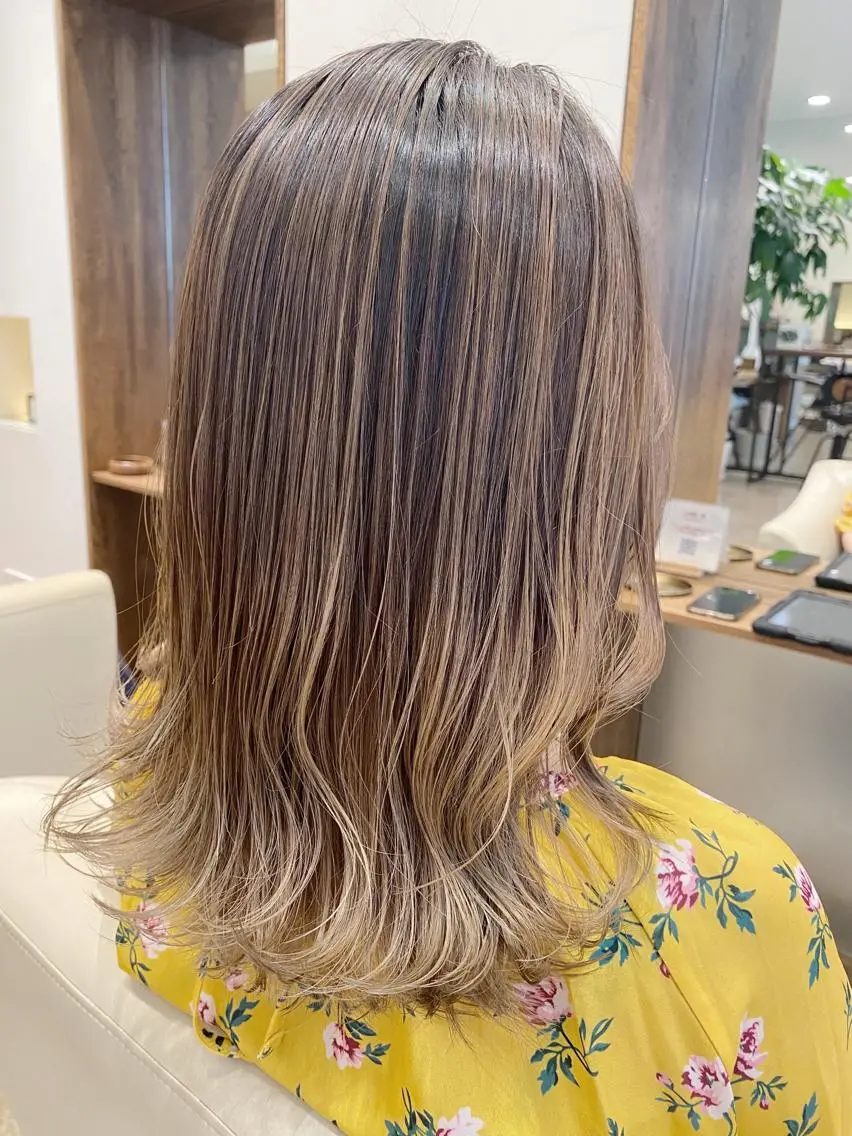 セミロング カラー カット ヘアカラー トリートメント 入江 允のヘアスタイル