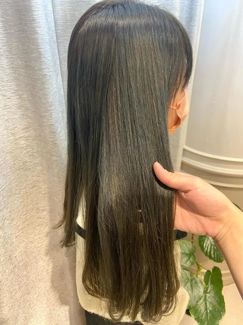 ロング 🕊顔まわりカット ／インナーカラー🕊のヘアスタイル