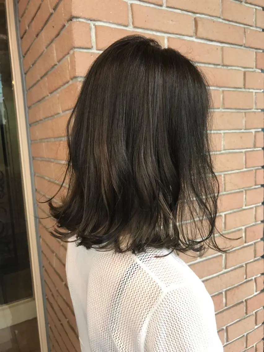 ミディアム カラー パーマ ヘアアレンジ メンズ キッズ ネイル マツエク・マツパ ダブルカラー オリーブグレー サロンドミルク 原宿のヘアスタイル