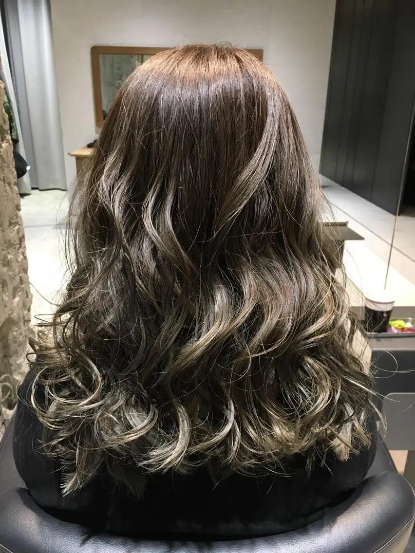 ミディアム カラー ブルーカラー 透明感カラー イルミナカラー ラベンダーカラー カット ヘアカラー トリートメント 髪質改善ULTOWA ✨松井　美幸のヘアスタイル