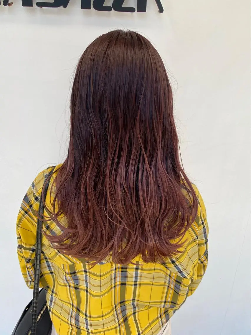 セミロング カラー バレイヤージュ ラベンダーカラー レイヤーカット 東條 克義のヘアスタイル