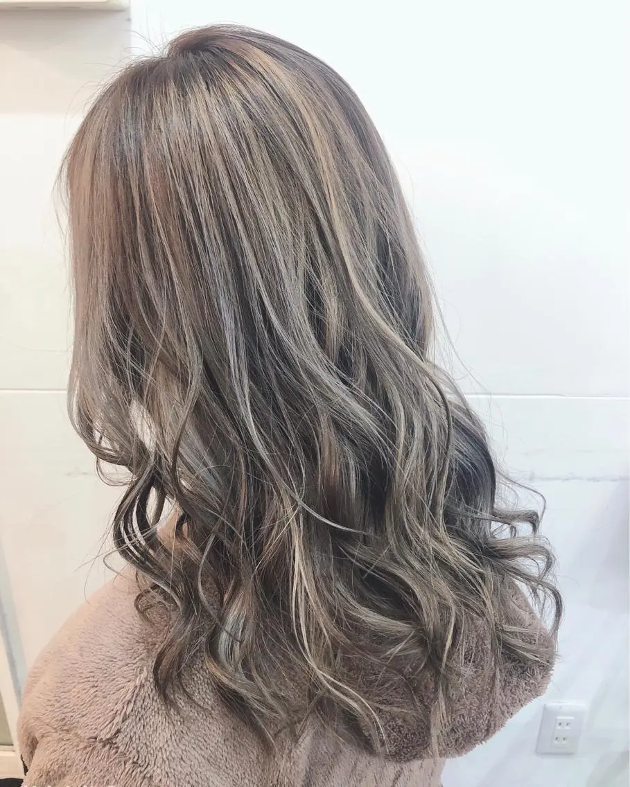 ロング カット ヘアカラー トリートメント 吉田 典弘のヘアスタイル