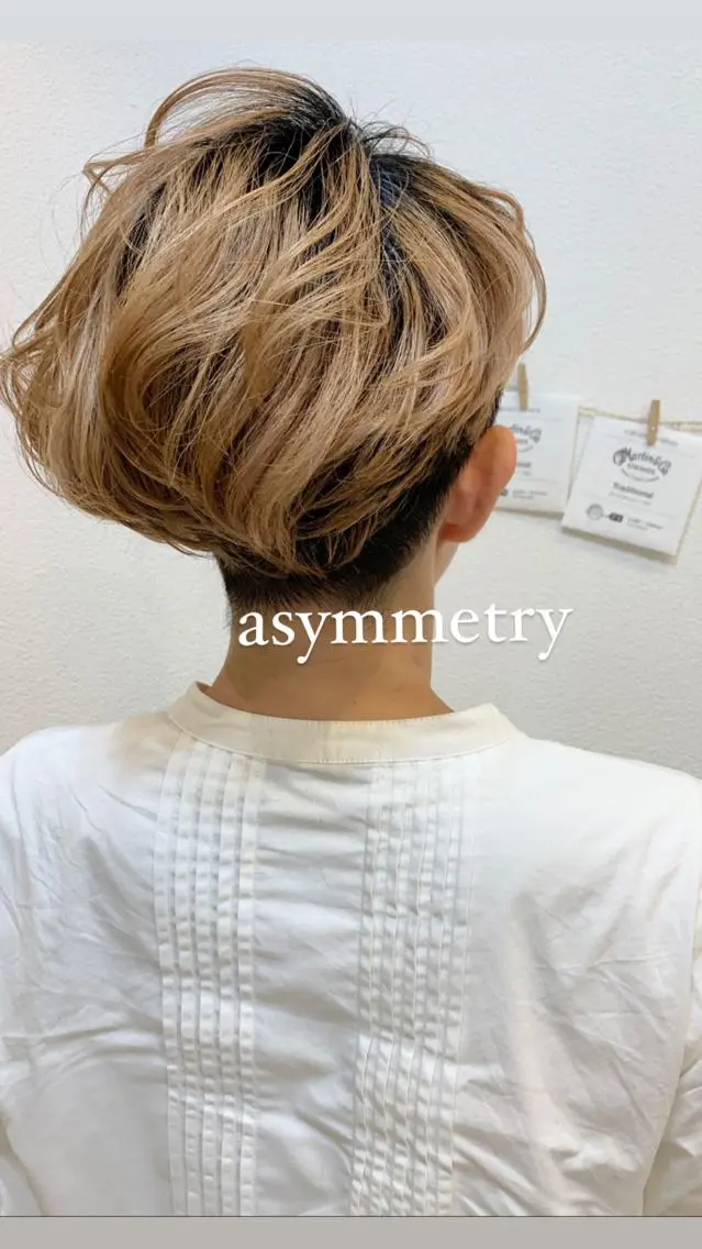 ショート トレンドパーマ 加藤菜月のヘアスタイル
