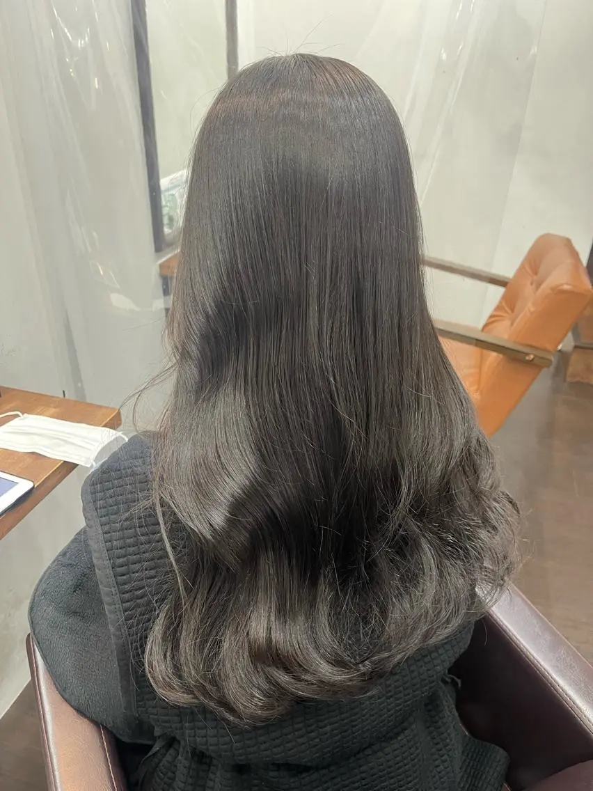 ロング カット ヘアカラー 難波 茜のヘアスタイル