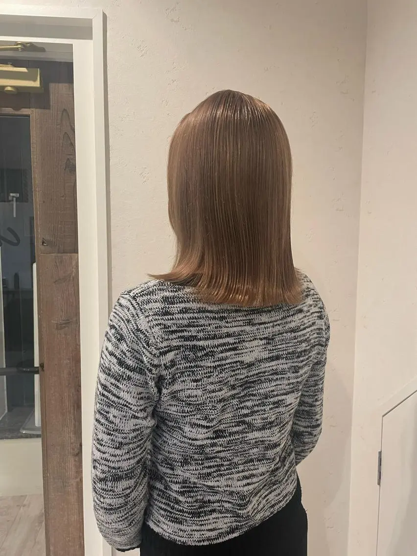 ミディアム カラー ベージュカラー ブリーチ ブラウンカラー ブラウンベージュ ヘアカラー 渋谷 留菜のヘアスタイル
