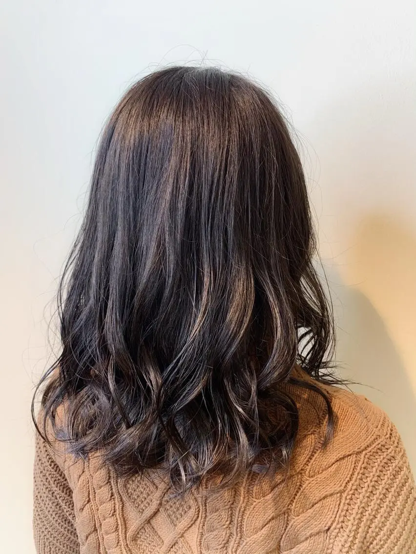 ミディアム カラー 秋田 亜由美のヘアスタイル