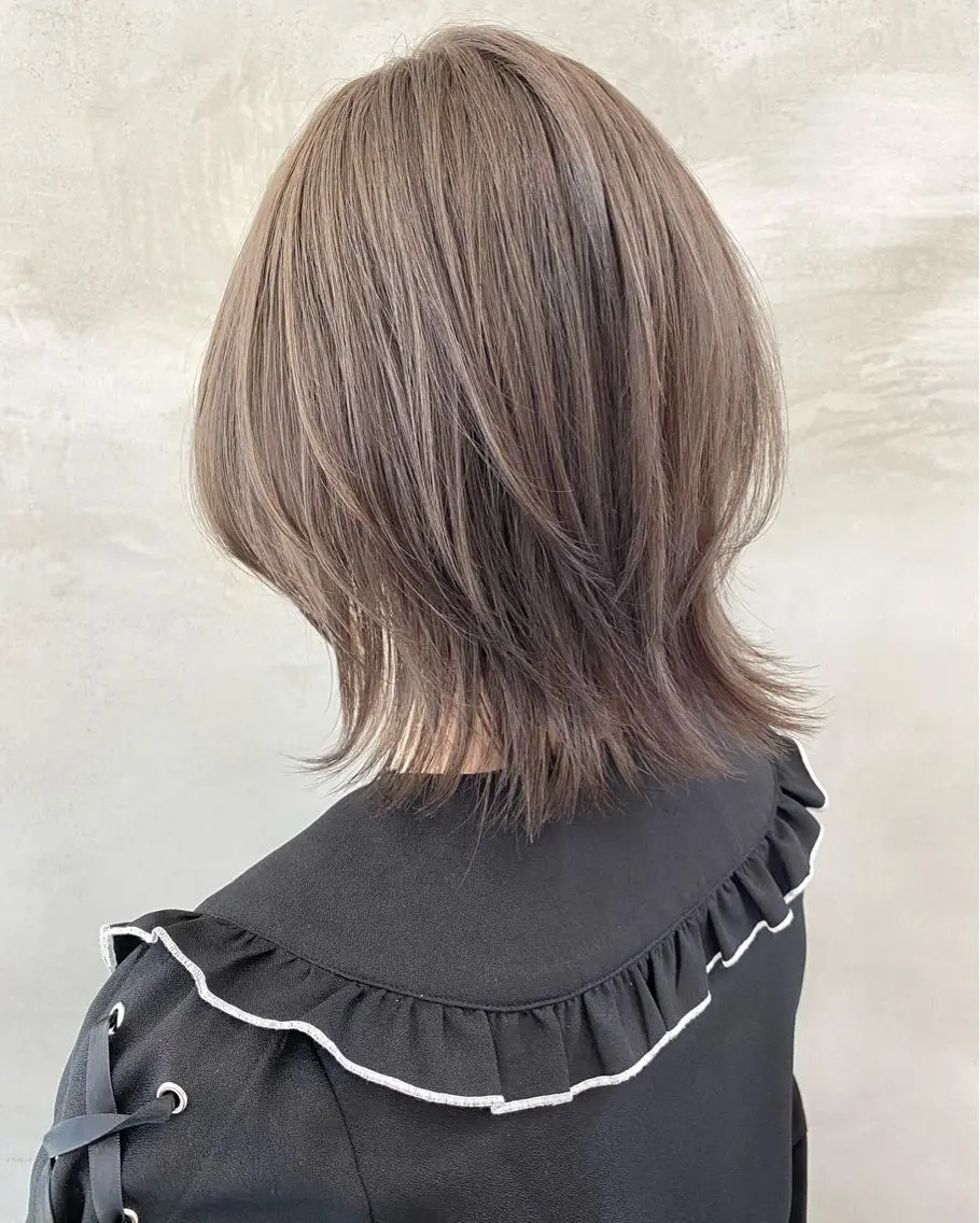ミディアム カラー グレージュ ミルクティーグレージュ ヘアカラー トリートメント 🫧透明感カラー🫧 OIKAWAのヘアスタイル