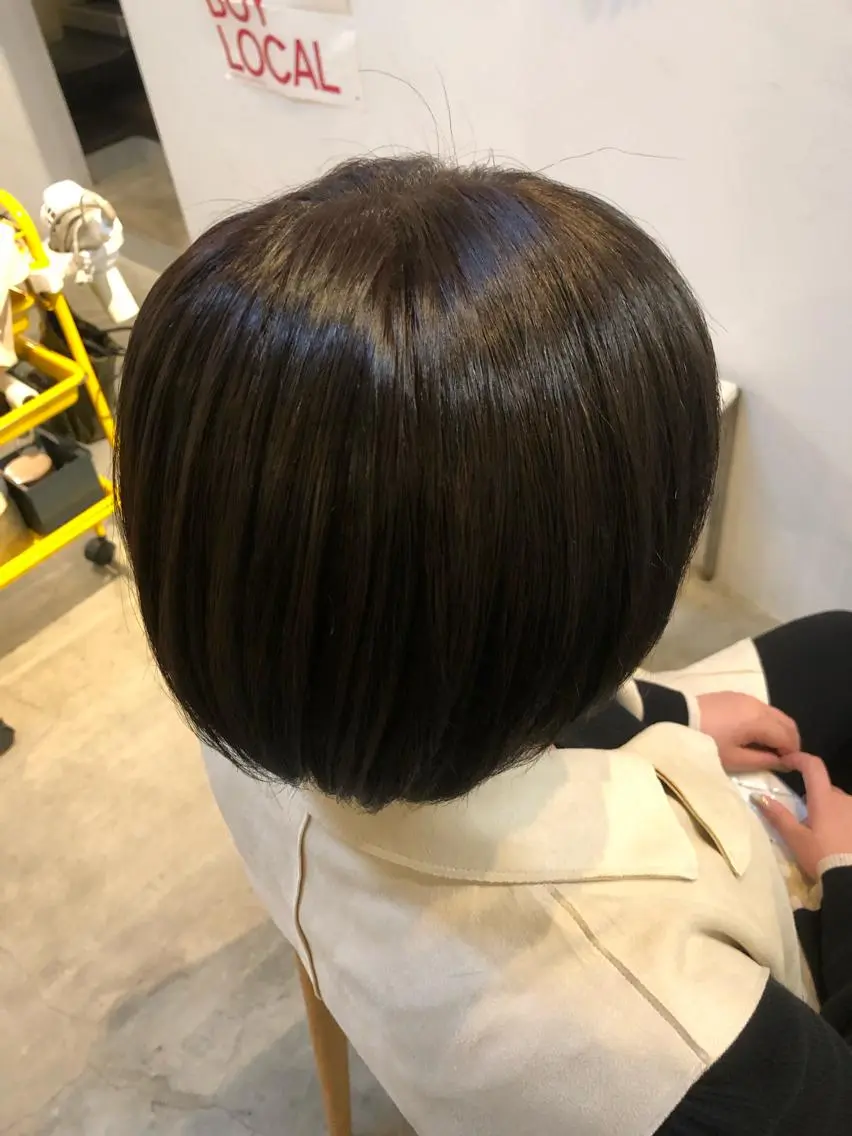 カラー グレージュ 竹内 絢香のヘアスタイル
