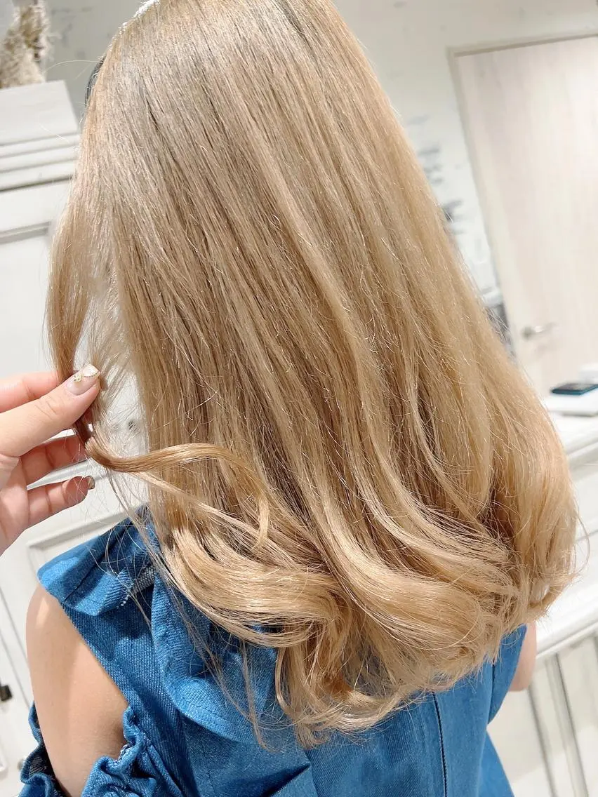 セミロング カラー ヘアアレンジ ブロンド 髪質改善 トリートメント ヘアカラー トリートメント 新宿color🐝 AYAKA🌈💖のヘアスタイル