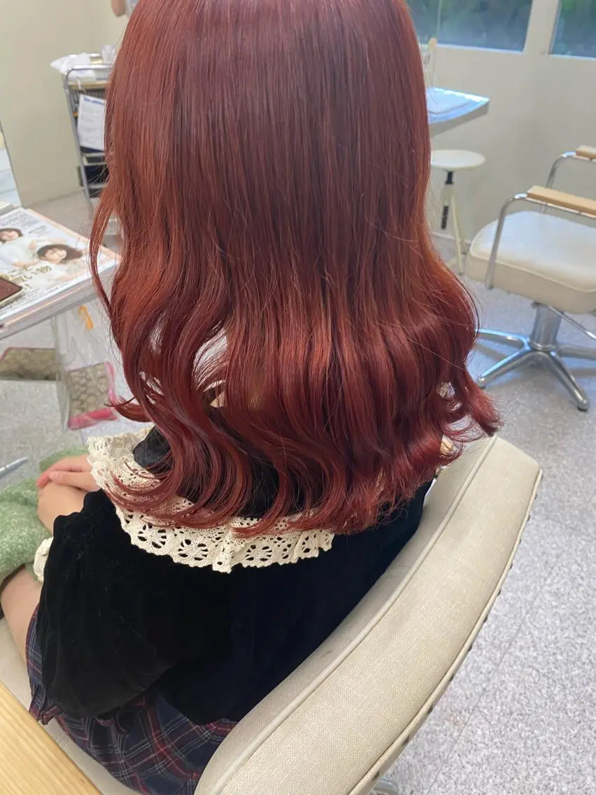 ミディアム カラー ヘアアレンジ ブリーチ ピンクカラー レイヤーウルフ エクステ磯部のヘアスタイル
