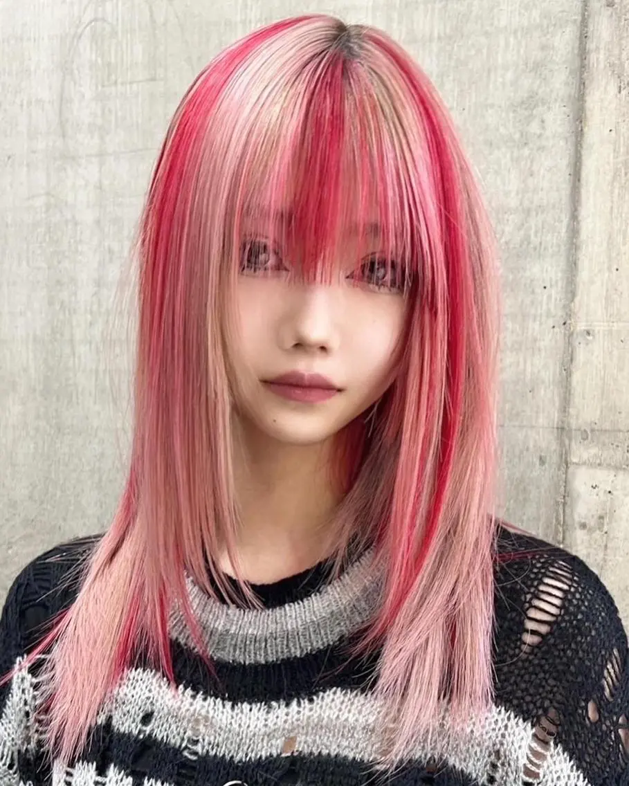 ミディアム カラー ブリーチ ケアブリーチ デザインカラー ハイトーンカラー ウルフカット ヘアカラー トリートメント ヘアセット Null 表参道のヘアスタイル