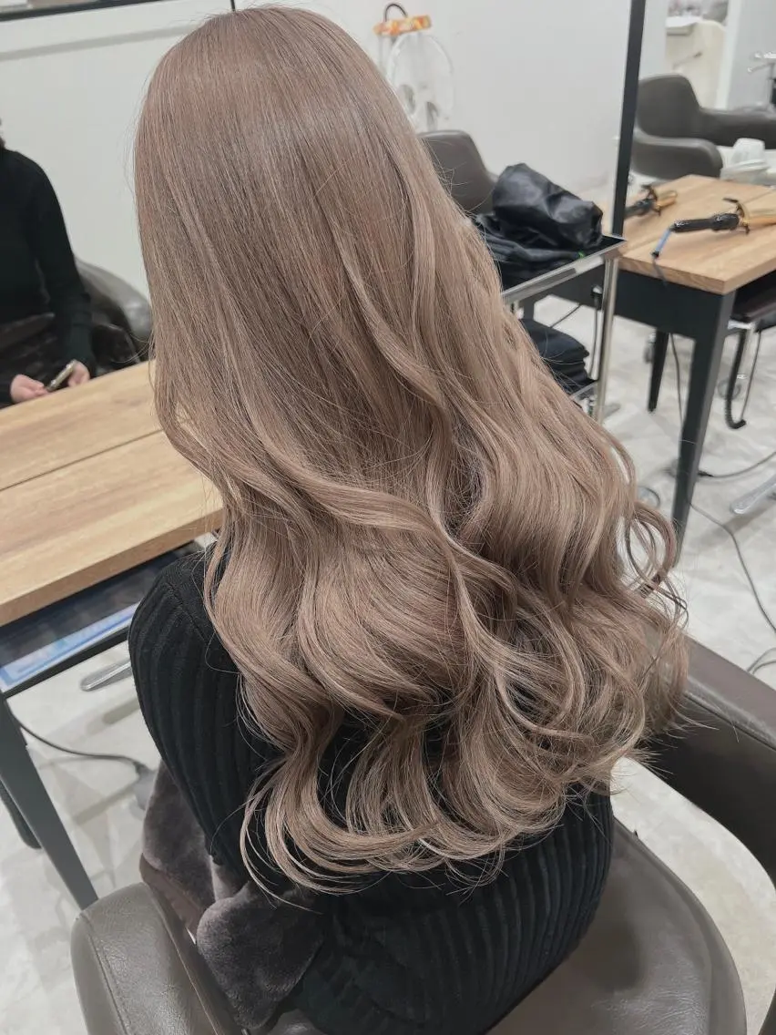 ロング カット ヘアカラー 浅井 大雅のヘアスタイル