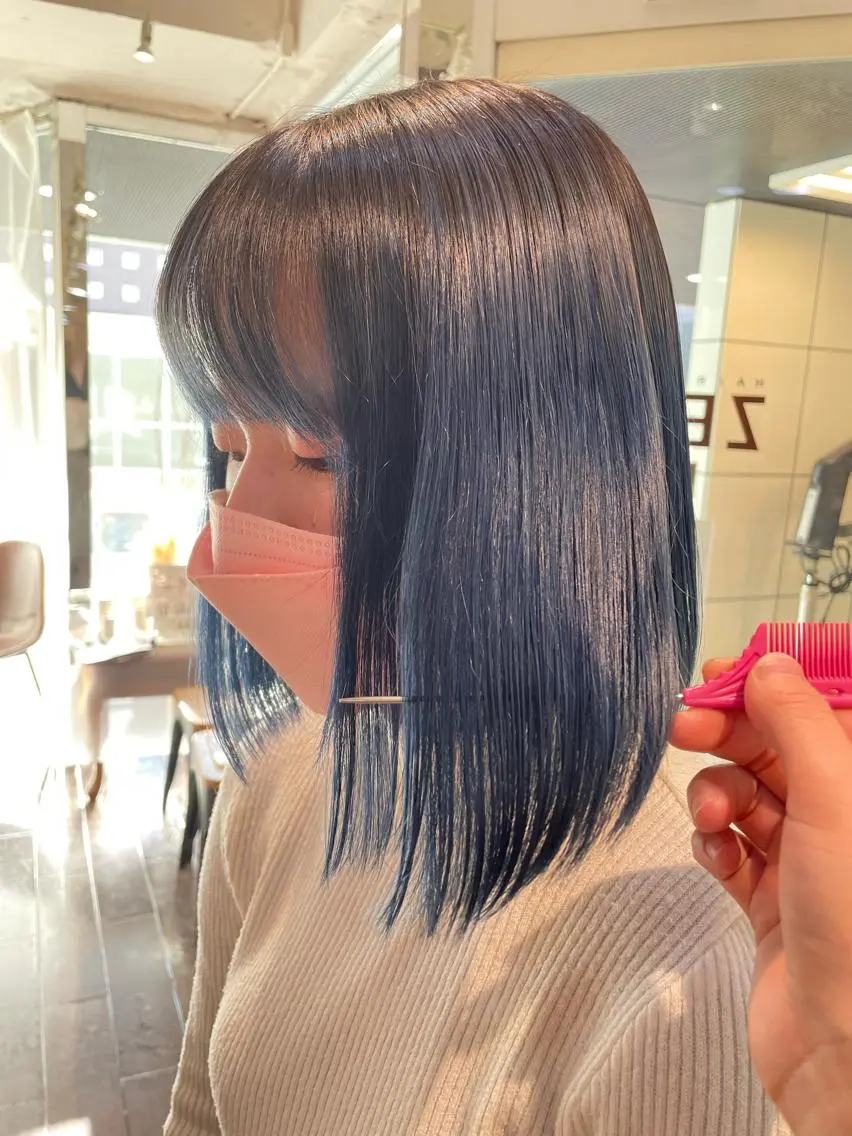 ミディアム カラー ブルーカラー カット トリートメント aya/小顔レイヤー /柔らかカラーのヘアスタイル