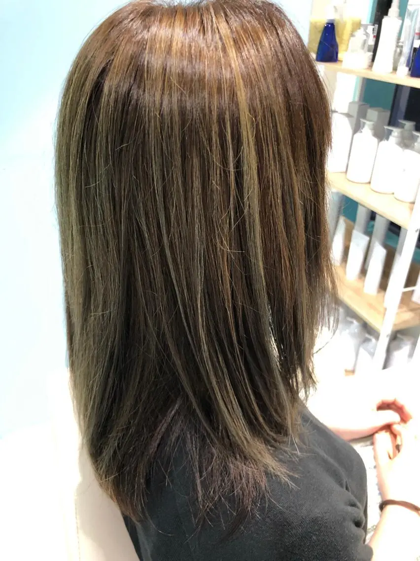 カラー ベージュカラー ハイライトカラー オリーブベージュ 増田 結莉のヘアスタイル