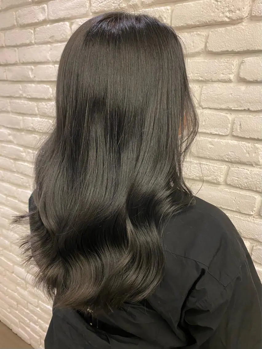 セミロング カラー 黒髪 ブルーカラー ブルーブラック 透明感カラー ✨️今だけ無料✨️ 鶴田みなみのヘアスタイル