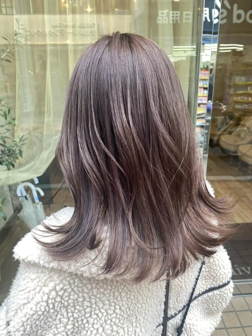 セミロング カラー ヘアカラー トリートメント 宮内 真乃のヘアスタイル