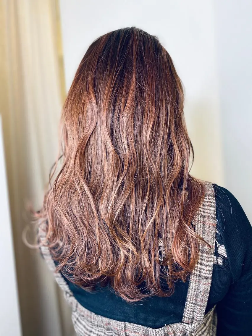 ロング カラー ハイライトカラー ピンクカラー ハイライト 新宿三丁目 田中美由紀のヘアスタイル