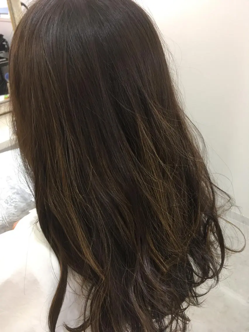 セミロング ロング カラー ハイライトカラー 3Dハイライト ハイライト 髪質改善 中川　翔のヘアスタイル