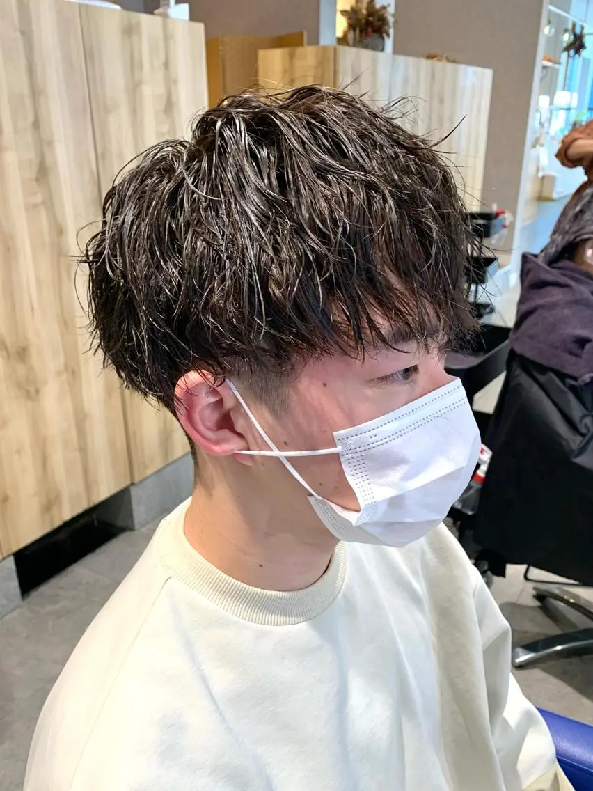 ショート パーマ ヘアアレンジ メンズ メンズパーマ メンズツイストパーマ ツイストスパイラルパーマ スパイラルパーマ ツイストパーマ メンズパーマ職人 加藤 弘貴のヘアスタイル