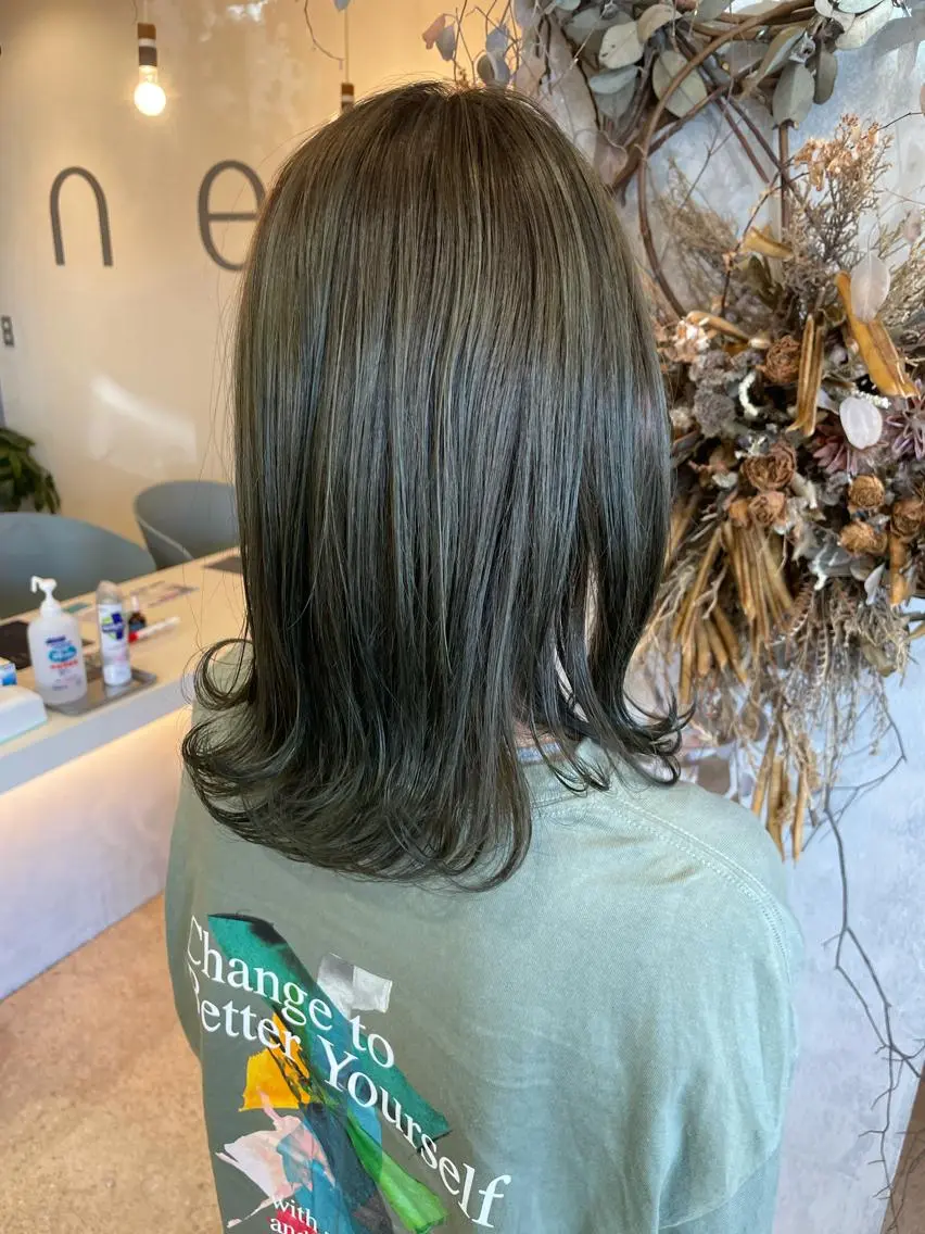 ミディアム カラー mu ku.のヘアスタイル