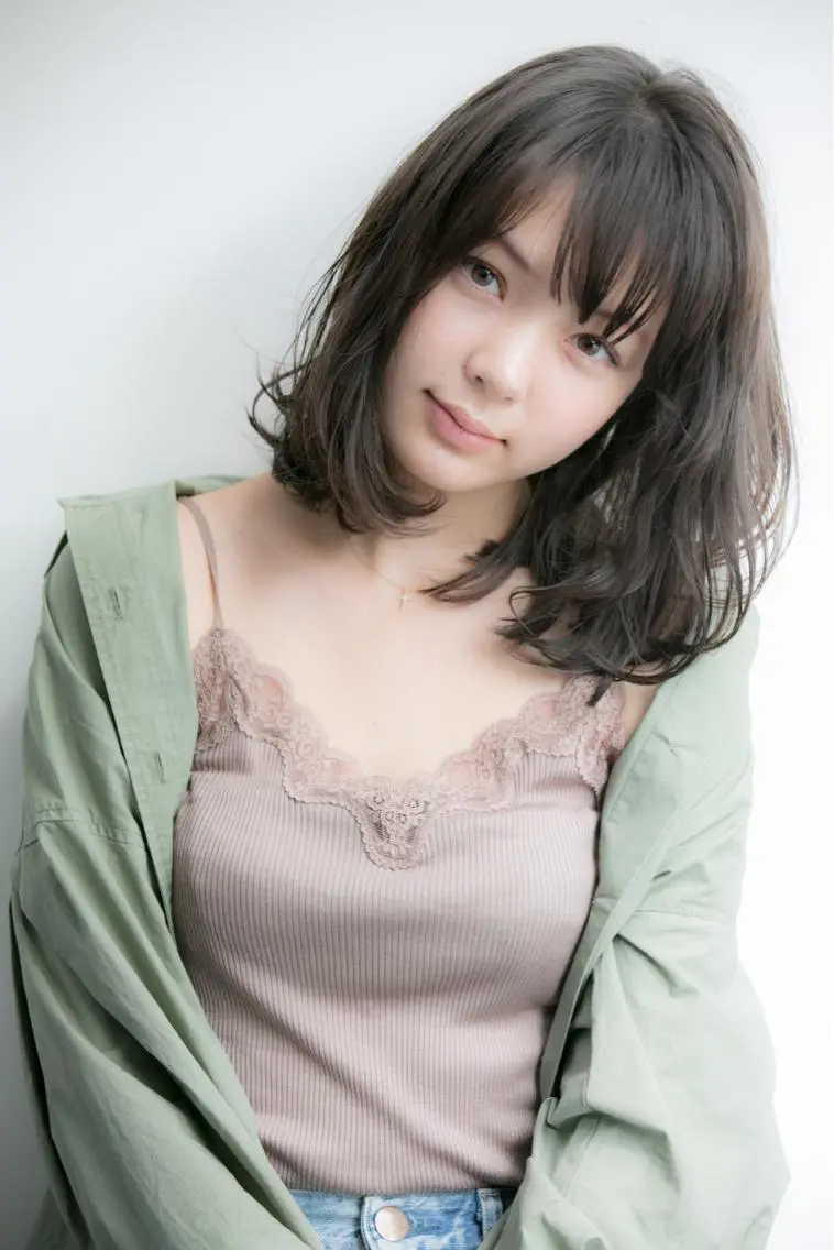 ミディアム 顔周りの垢抜けヘア 立山あいりのヘアスタイル