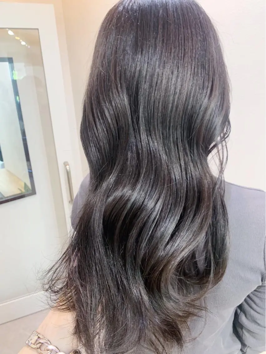 ロング カラー グレージュ ハイライトカラー イルミナカラー ラベンダーカラー ラベンダーグレージュ カット ヘアカラー トリートメント 酸熱トリートメント/ 髪質改善🌟玉井香奈のヘアスタイル