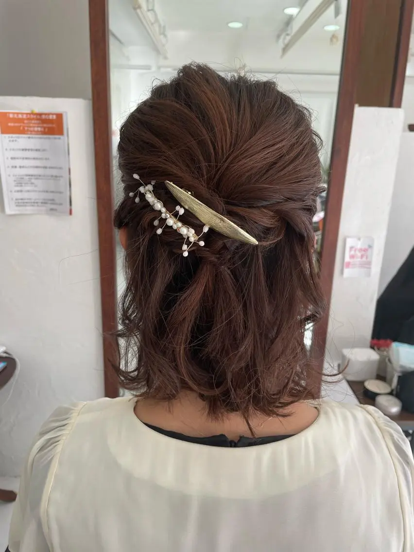 ミディアム ヘアアレンジ ハーフアップ HempBeauty 浅野アサミのヘアスタイル