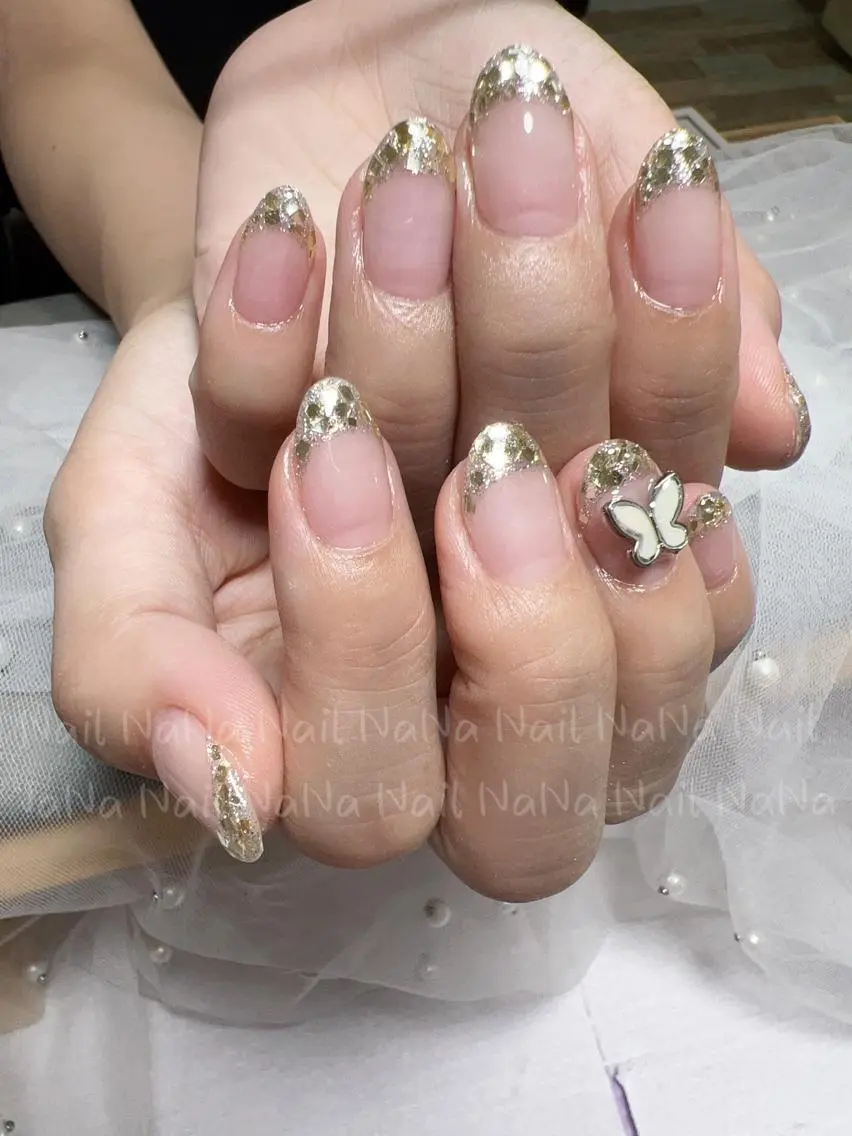 ミディアム カラー ネイル フレンチネイル ガラスフレンチ ハンドネイル Nail NaNaのネイルデザイン