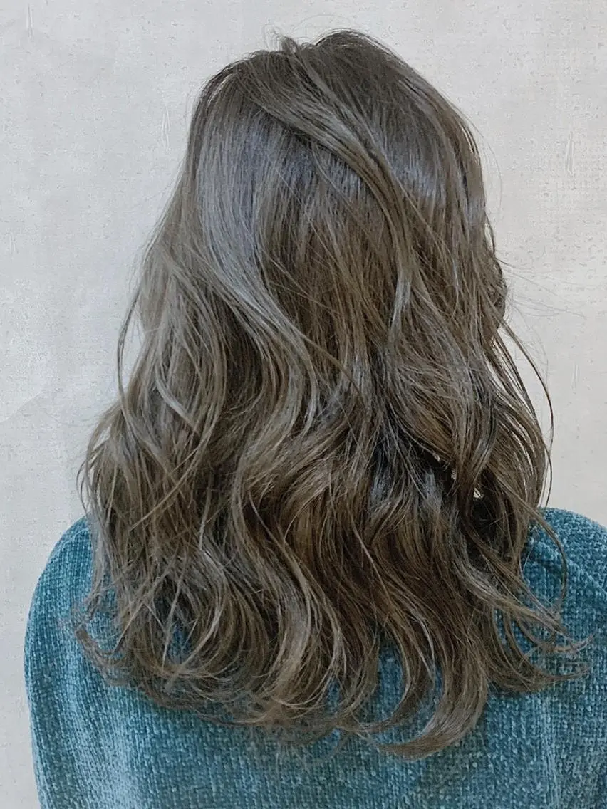 セミロング カラー アディクシーカラー ブリーチ ケアブリーチ ダブルカラー ハイライトカラー MOU namba ムウナンバのヘアスタイル
