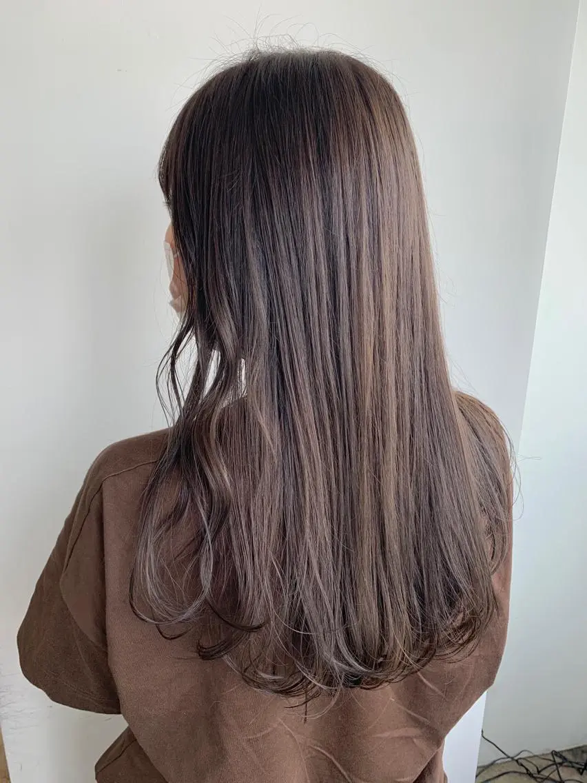 ロング カラー ベージュカラー🤎 鈴木サトミのヘアスタイル