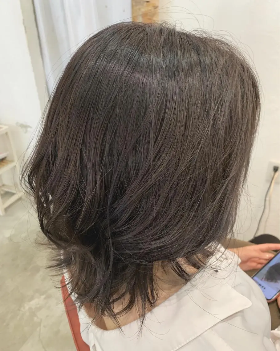 ミディアム カラー fio マナミのヘアスタイル