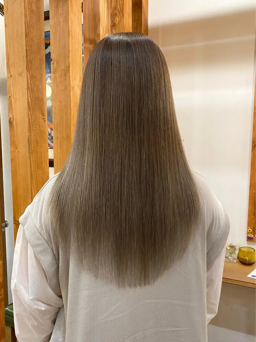セミロング カラー カット ヘアカラー トリートメント 馬場 涼平のヘアスタイル