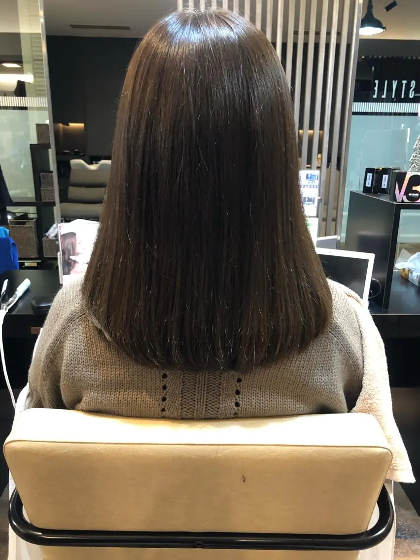 セミロング カット 縮毛矯正 トリートメント 村上 遼華のヘアスタイル