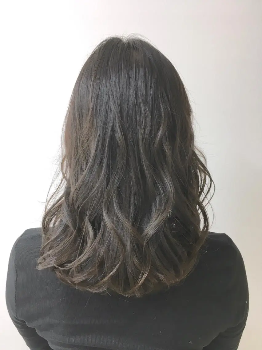 ロング カラー ブリーチ グレージュ ブリーチなしカラー yoshi ☆のヘアスタイル